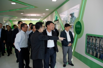 2012年，時(shí)任浙江省副省長(zhǎng)毛光烈視察天通